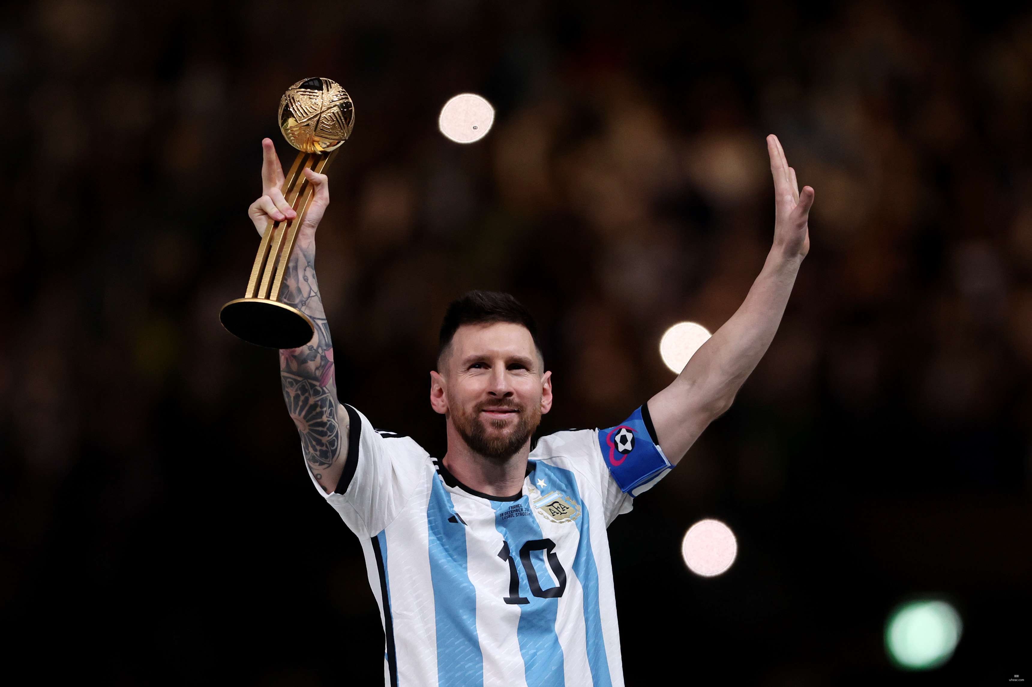 人主场球衣,新宠,詹姆斯球衣,世界杯,足球,2023世界杯,国际足球赛事,世界杯赛程,世界杯新闻,足球明星